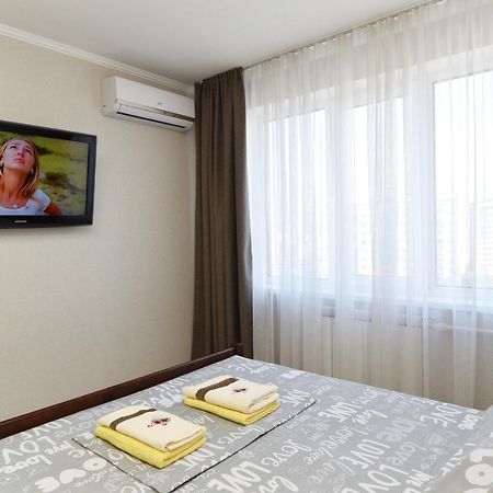 Apartament On Vasylia Lypkivskoho 24 Kijev Kültér fotó