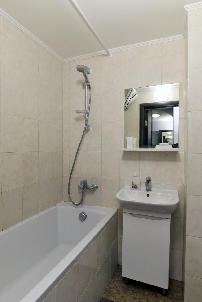 Apartament On Vasylia Lypkivskoho 24 Kijev Kültér fotó