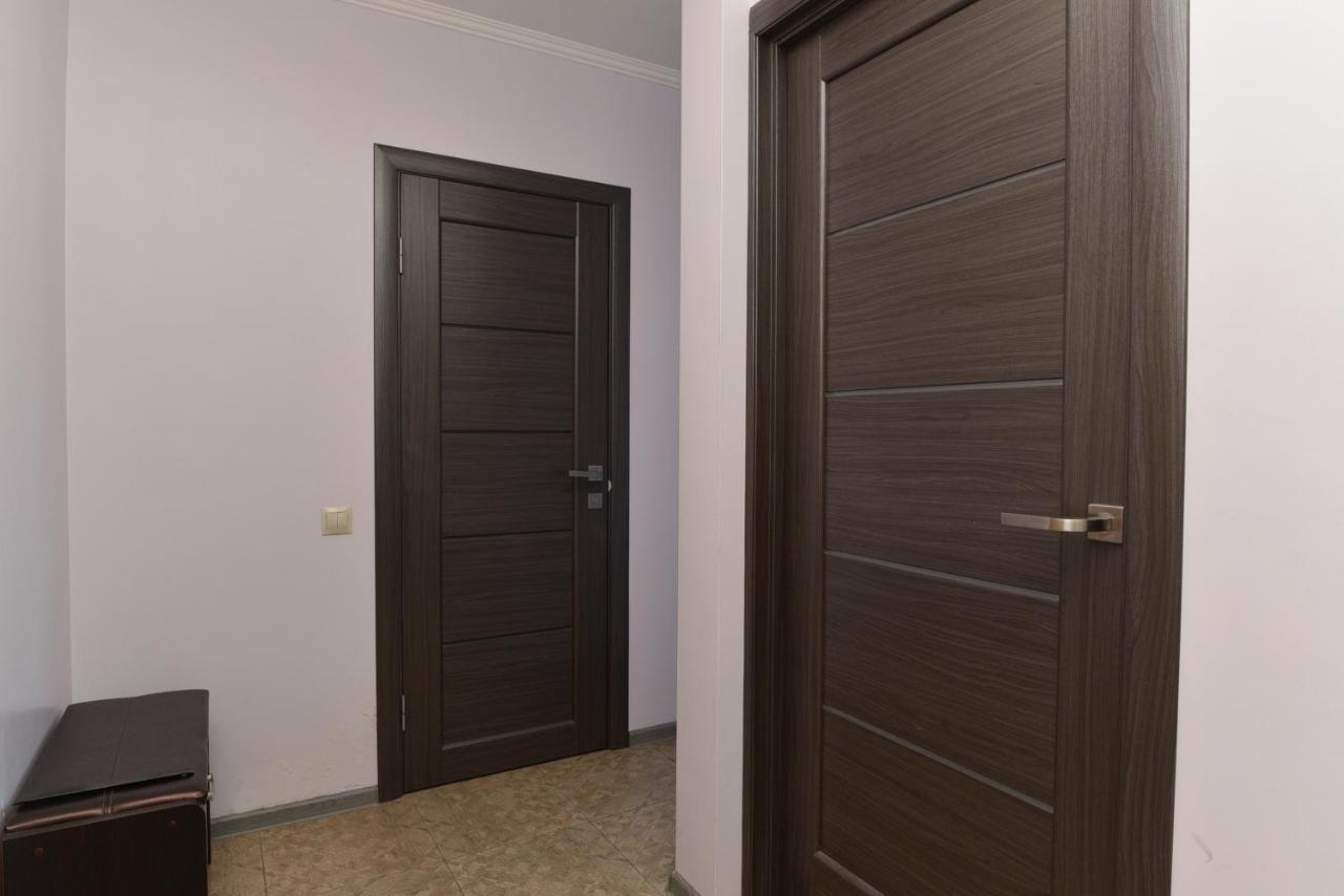 Apartament On Vasylia Lypkivskoho 24 Kijev Kültér fotó